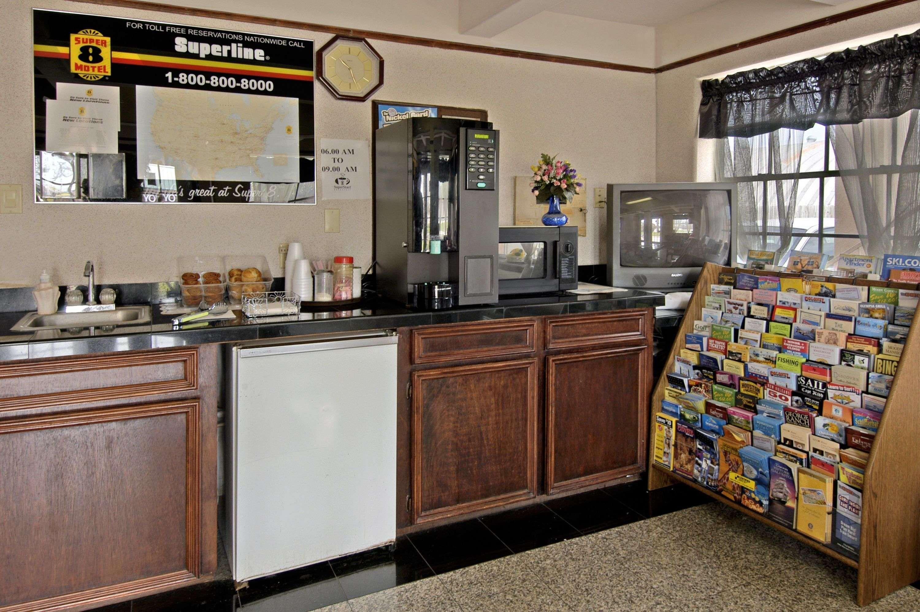 Super 8 By Wyndham La Marque Tx/Texas City Area Exterior photo